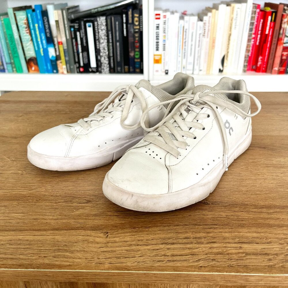 On Women's THE ROGER Advantage White Leather Sneaker W8